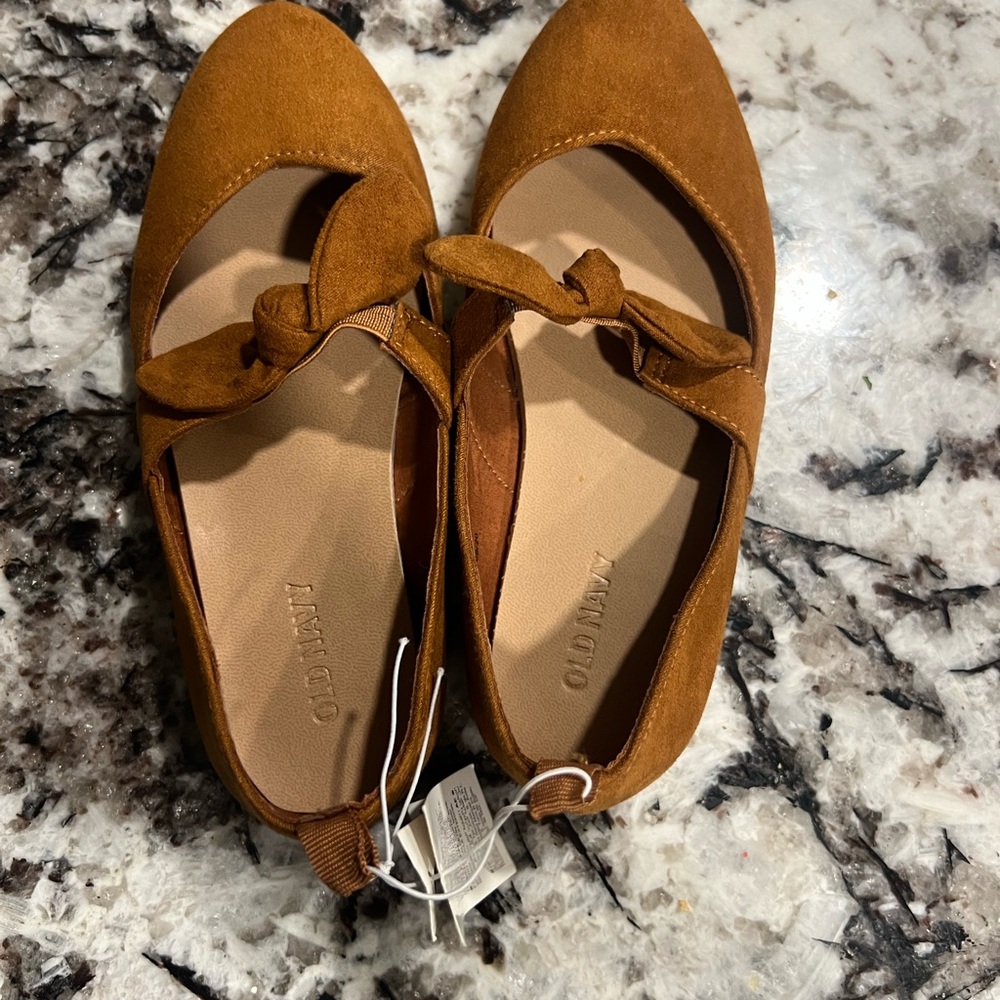 Old Navy Tan girl’s Flats with Bow Detail